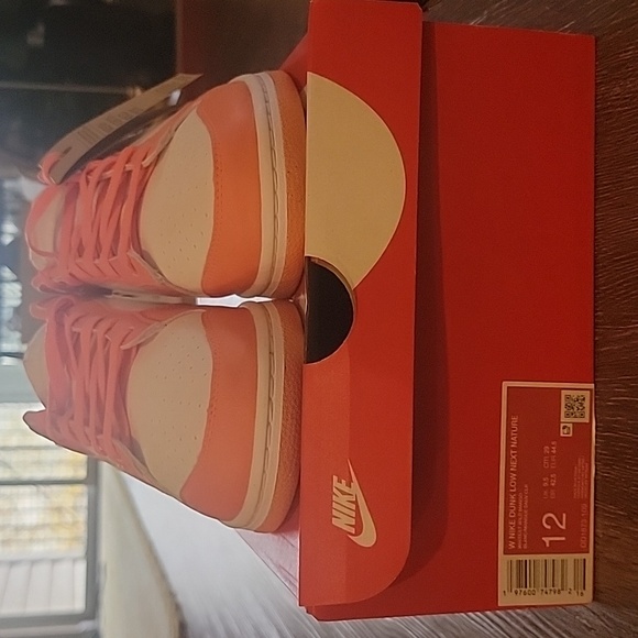 Nike Dunk Low - Picture 2 of 3